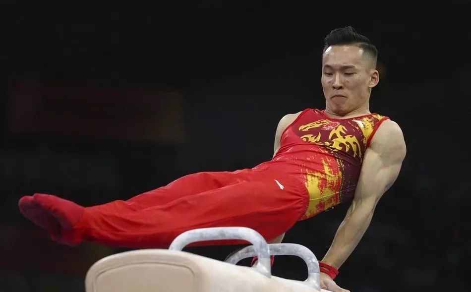  霍夫曼世界波,门兴憾负狼堡  